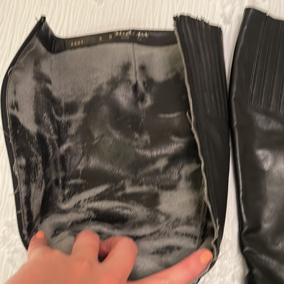 Black leather boots - Picture 5 of 9